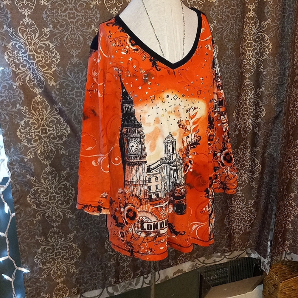 London theme long sleeve knit top